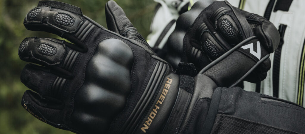 Спортивные перчатки 2