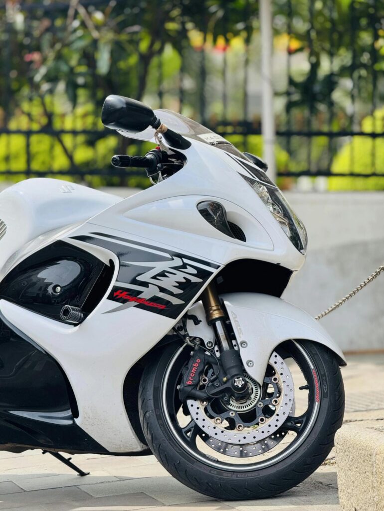 Чому вигідно купувати мотозапчастини в Польщі