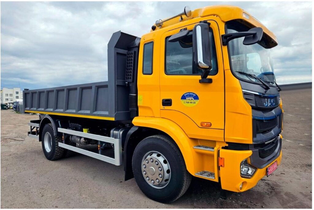 автомобілі вантажні купити