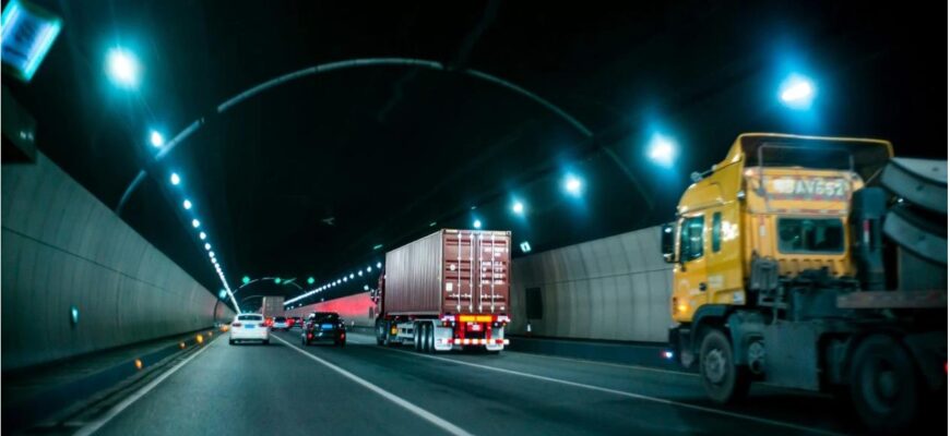 Основи логістики: Що таке система TMS, і як вона трансформує управління перевезеннями