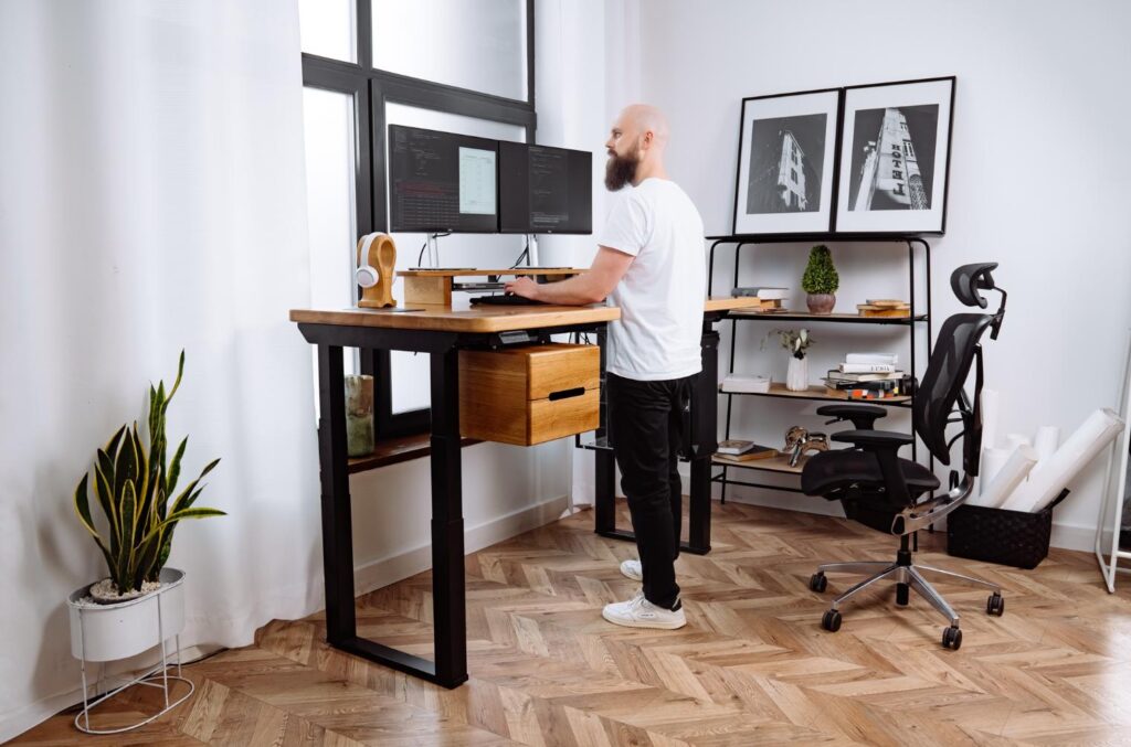 Як правильно організувати робоче місце вдома?